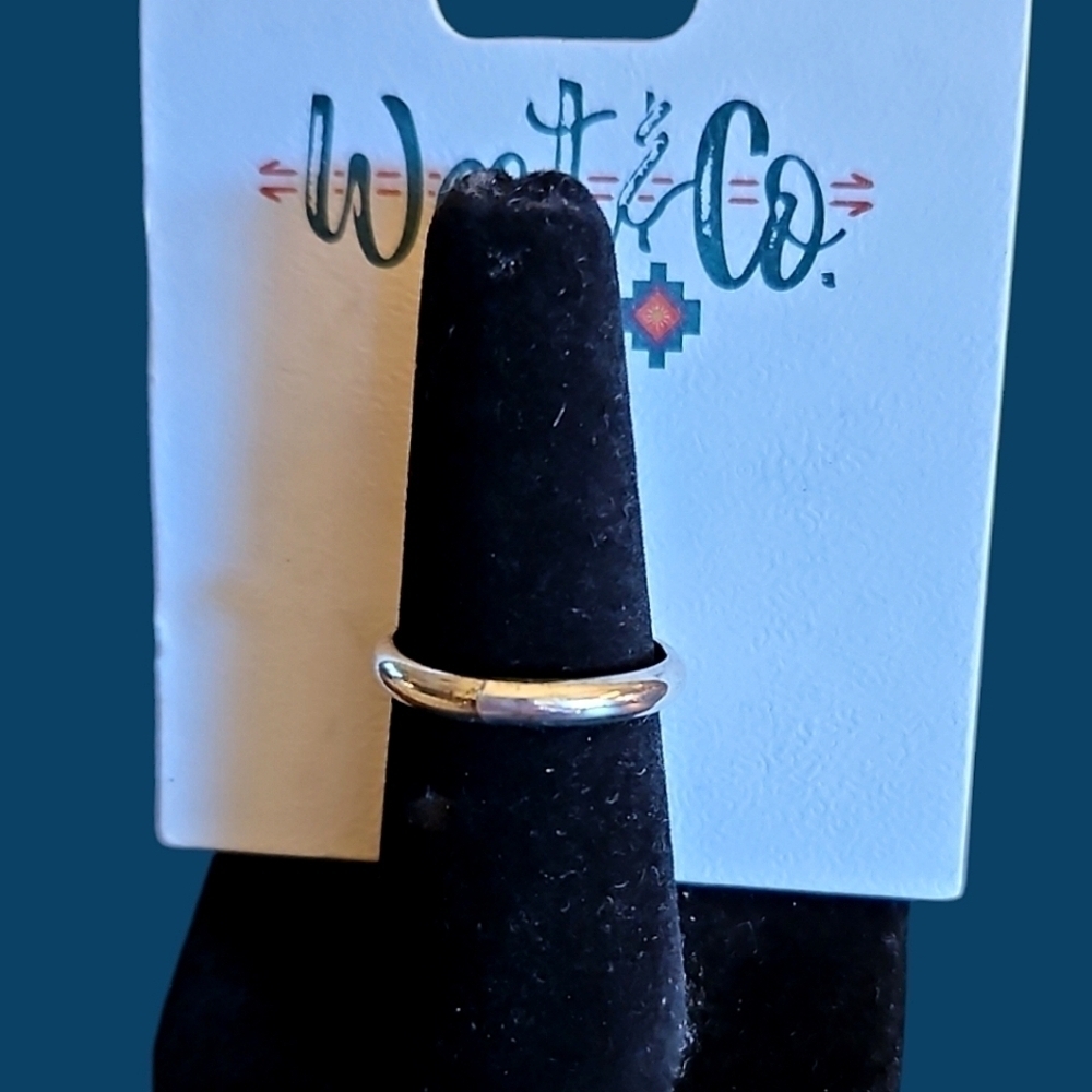 5/$25 WEST & CO Silvertone Bypass Band Ring